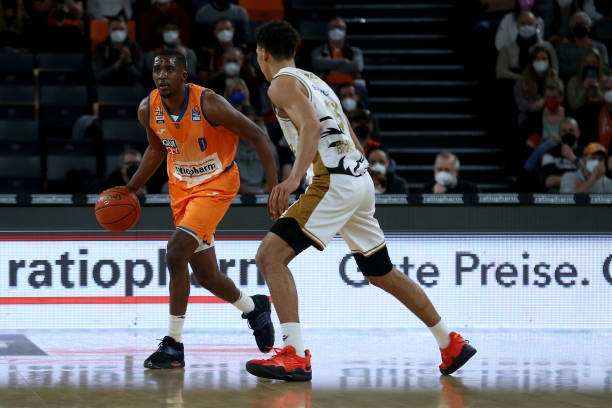 一片泥泞的 一片泥泞的