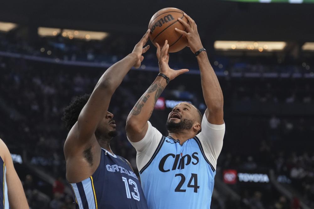 更是球场内 更是球场内