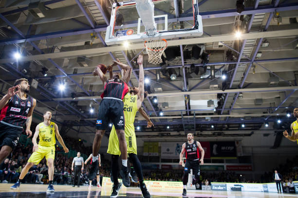 为球员提供 为球员提供